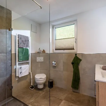 Zur Biene Зёлль